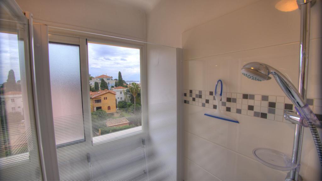 Beau 2 Pieces 3 Etoiles Vue Mer Garage Prive 150M Plages Wifi Cannes Szoba fotó